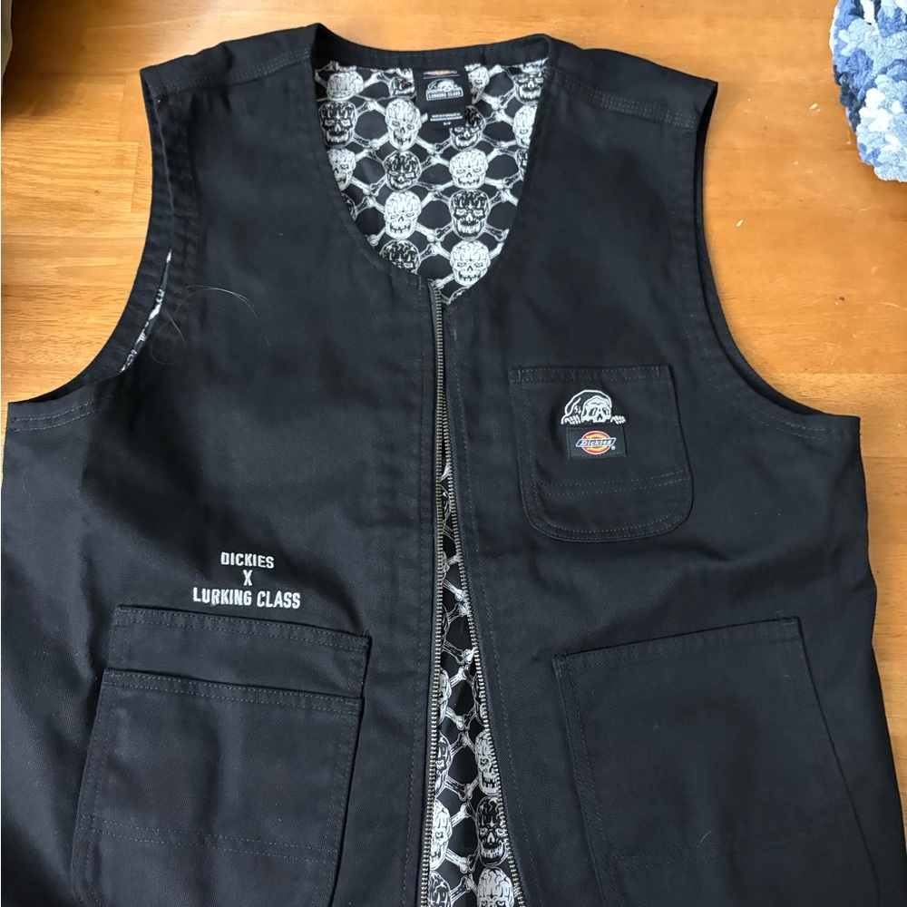 Dickies Black Vest with Skull Design